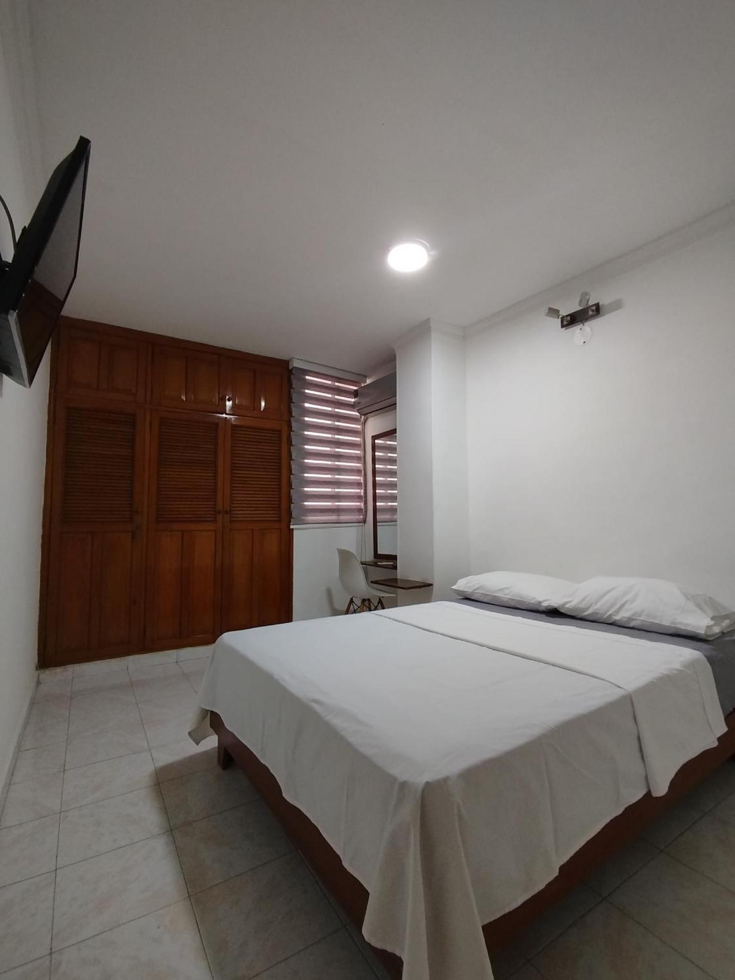 Apartamento Rodadero Blanquita Luz 205 *